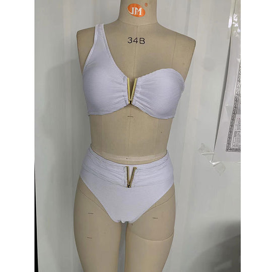 Damen Hoch geschnittenes Bikiniset mit asymmetrischem Oberteil und goldenen Akzenten EB