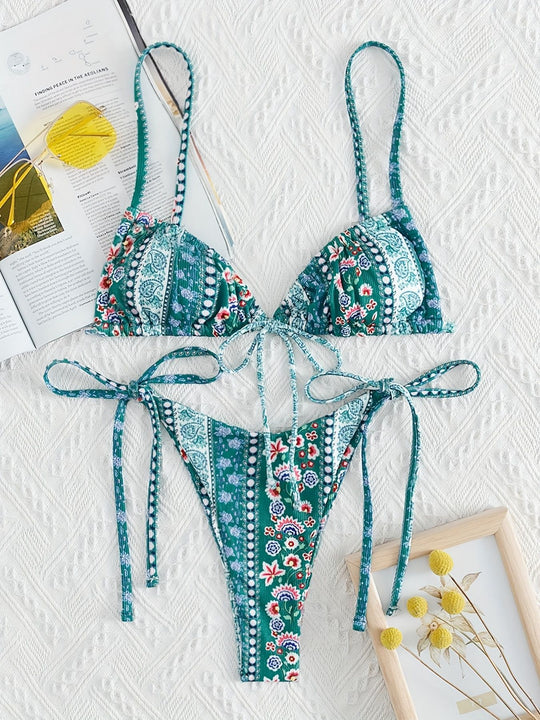 Damen Triangel-Bikini mit verspieltem Design und verstellbaren Trägern EB