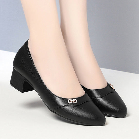Damen elegante Pumps mit ansprechendem Schmuckdetail und bequemem Blockabsatz EB