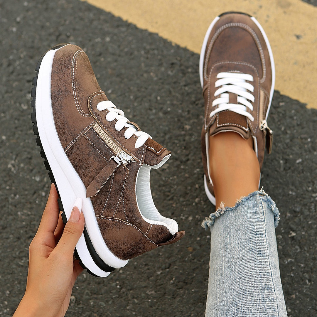 Damen Sneakers mit reflektierenden Akzenten und gepolsterter Innensohle EB