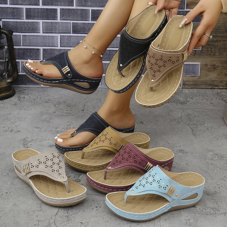 Damen Komfortable Zehentrenner-Sandalen mit perforiertem Obermaterial EB