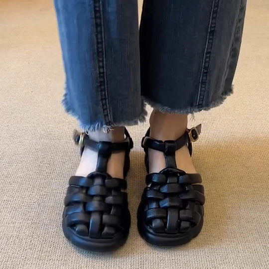 Damen Komfortable Badesandalen im stilvollen Flecht-Design EB