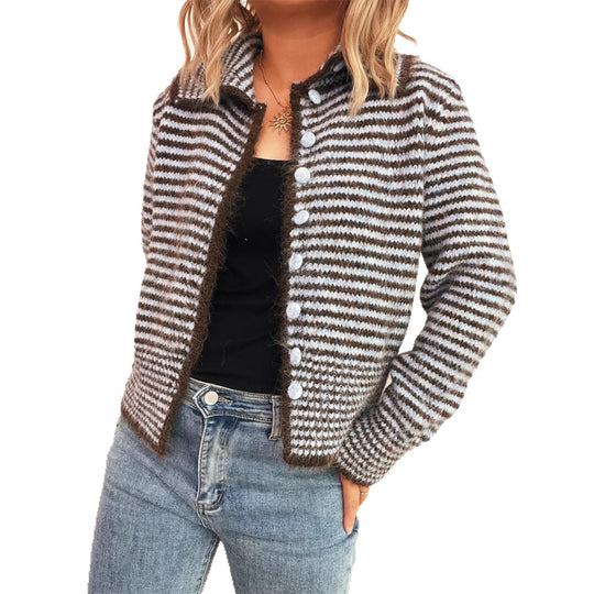 Damen gestrickte Kurzjacke mit modischem Streifenmuster und fluffigen Knöpfen EB