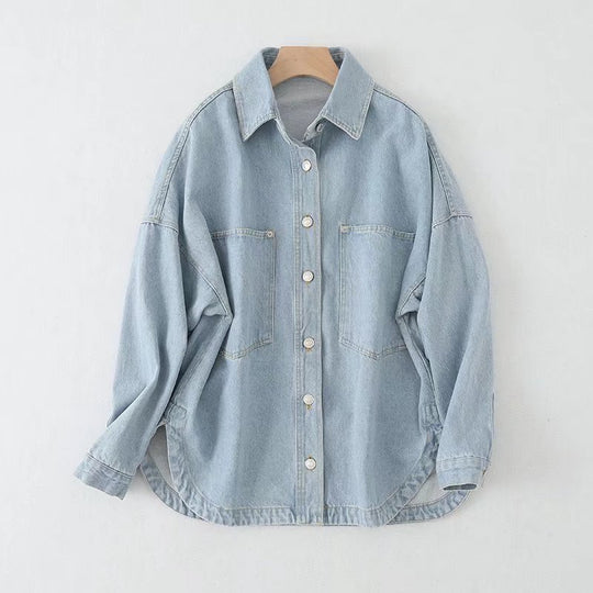 Damen nan oversized Jeanshemd mit aufgesetzten Brusttaschen, leichter Baumwoll-Denim und abgerundetem Saum EB