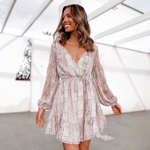 Damen kurzärmeliges Strandkleid mit Taillenzug und asymmetrischem Saum EB