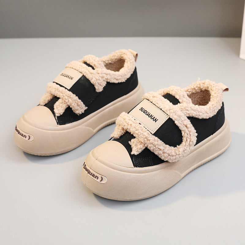 Damen Sportliche Sneaker mit flauschigem Innenfutter und rutschfester Sohle EB