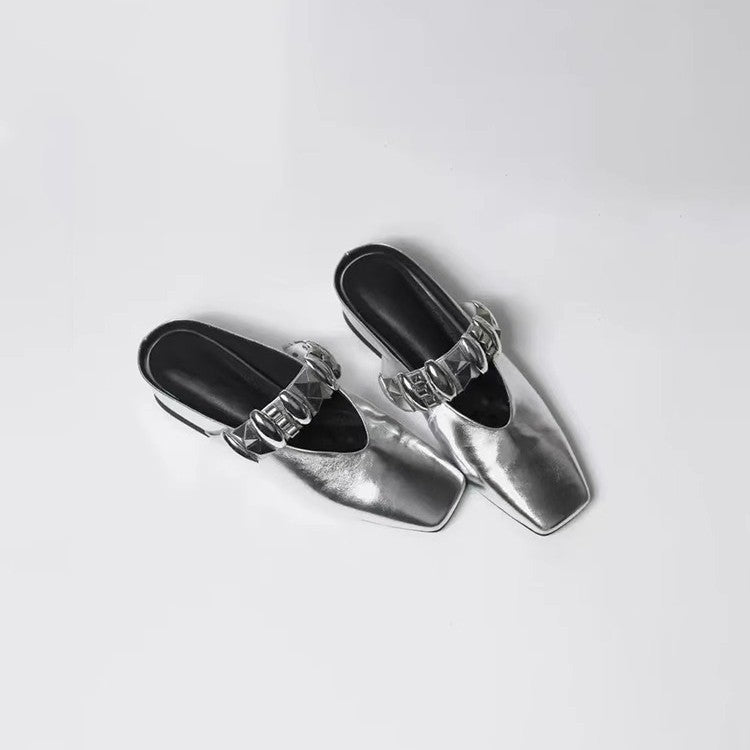 Damen Mules mit glamourösen Nieten und glänzender Oberfläche EB