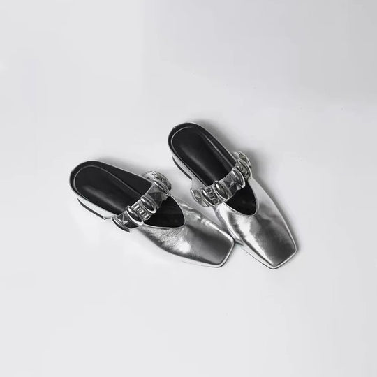 Damen Mules mit glamourösen Nieten und glänzender Oberfläche EB