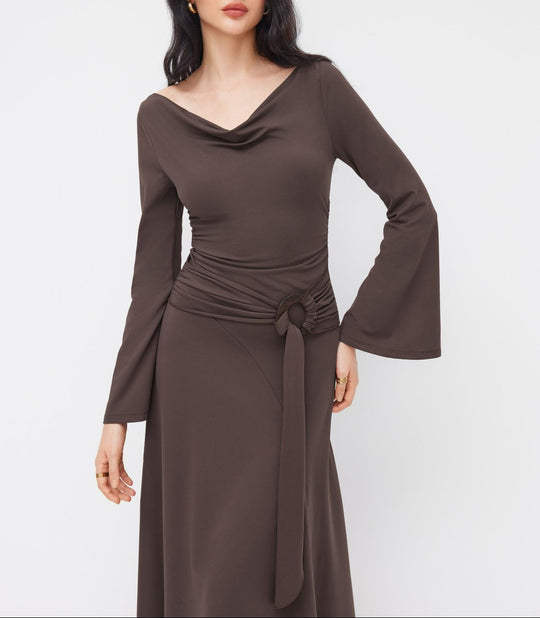 Damen Asymmetrisches Midikleid mit Wasserfallkragen, Glockenärmeln und seitlichem Ringdetail EB