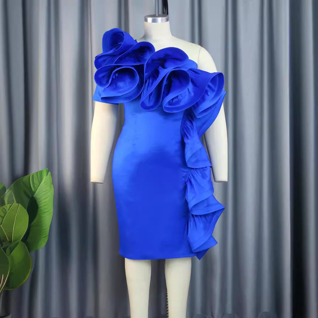 Damen elegantes Kleid mit dramatischen Rüschendetails EB
