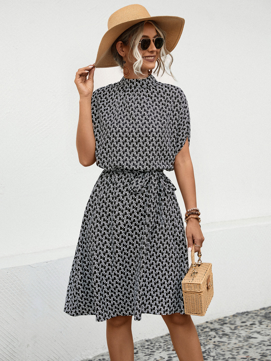 Damen Bogenmuster Kleid mit hohem Kragen und Bindegürtel EB