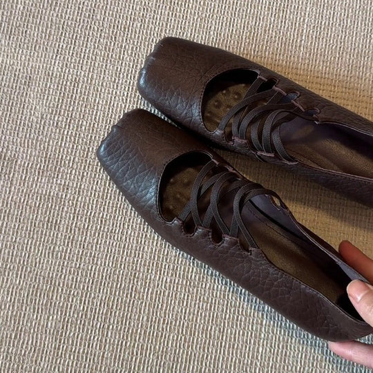 Damen Ballerina-Schuhe mit innovativer Riemenführung und weichem Leder EB