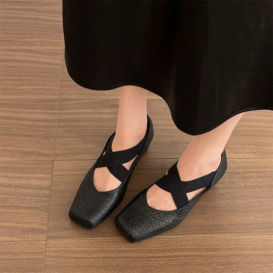 Damen Ballerina-Pumps mit elegantem Riemchen und komfortablem Absatz EB