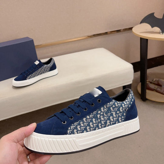 Damen modische Sneakers aus hochwertigem Wildleder mit eleganter Druckstruktur EB