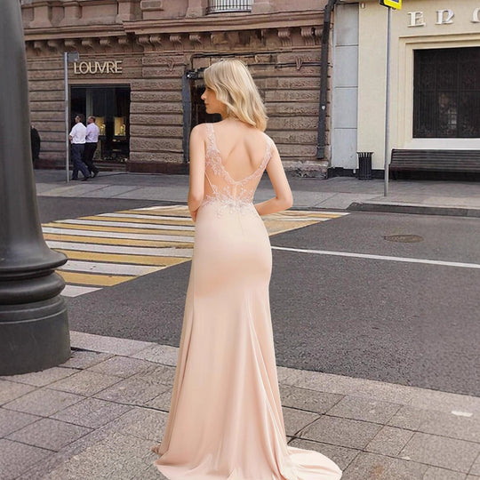 Damen Elegantes Abendkleid mit raffinierten Spitzendetails und figurbetonter Silhouette EB
