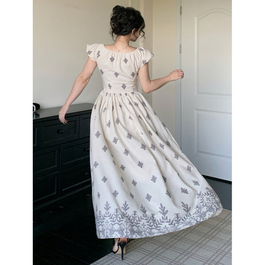 Damen Elegantes Maxikleid mit romantischem Rüschendesign und floralen Applikationen EB