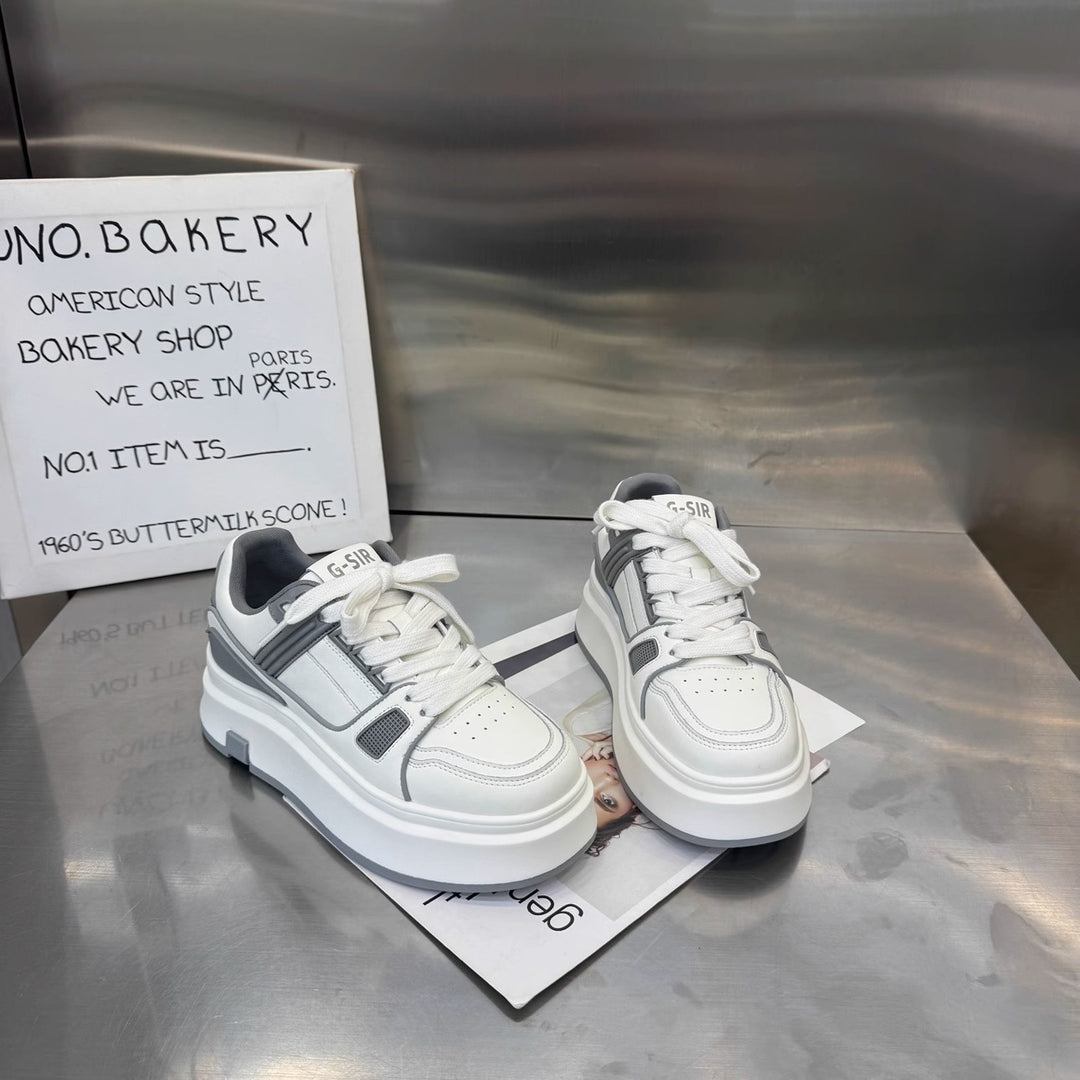Damen Sportliche Sneakers mit dämpfender Plateausohle und atmungsaktiven Einsätzen EB