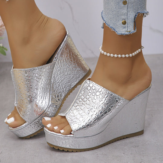 Damen Glamouröse Wedge-Pantoletten mit glänzendem Obermaterial EB