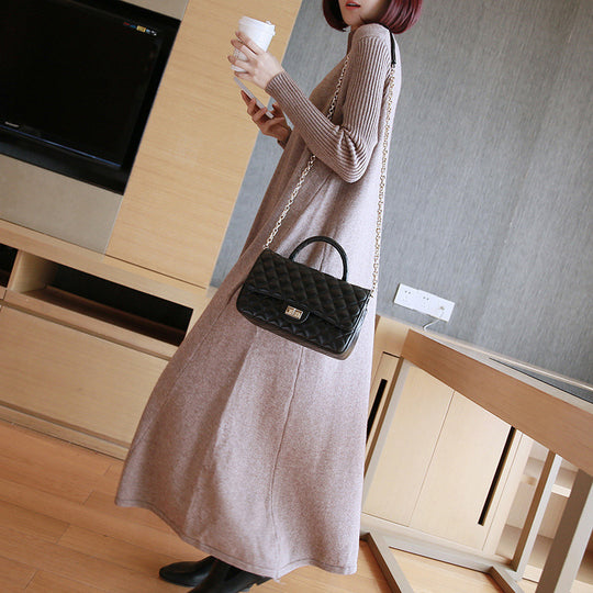 Damen Strickkleid mit elegantem Rollkragen und angesagtem A-Linien-Schnitt EB