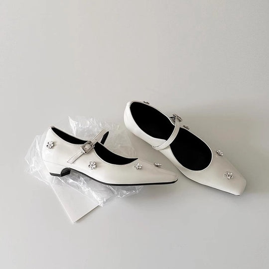 Damen Ballerina-Schuhe mit verziertem Riemen und glänzenden Applikationen EB