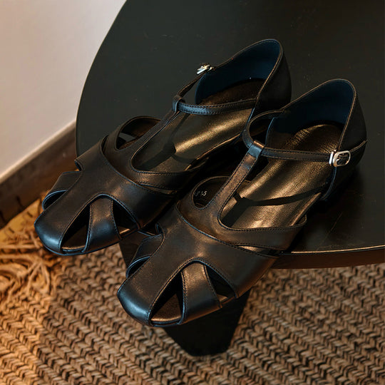 Damen Elegante Sandalen mit geschwungenem Riemchen und funkelndem Metallic-Finish EB