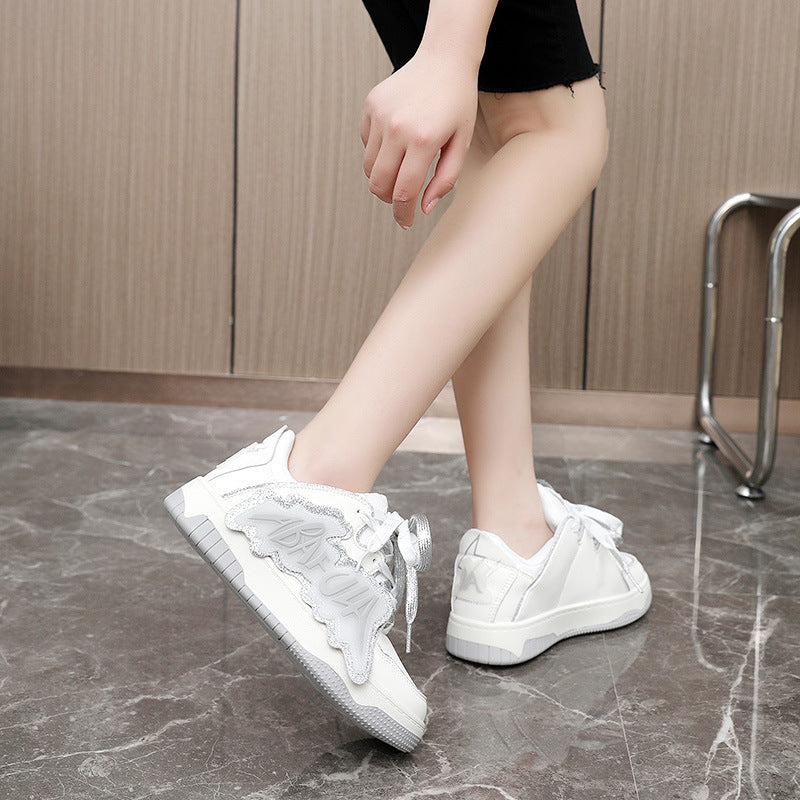 Damen Sneakers mit glänzenden Akzenten und einzigartigem Design EB