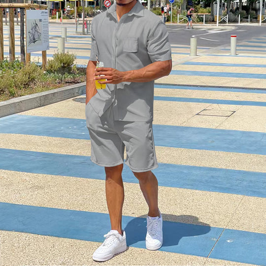 Herren lässiges Kurzarm-Walking-Outfit mit praktischen Taschen EB