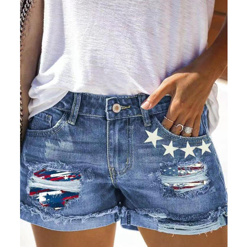 Damen Modische Destroyed Denim-Shorts mit kreativen Aufnähern EB