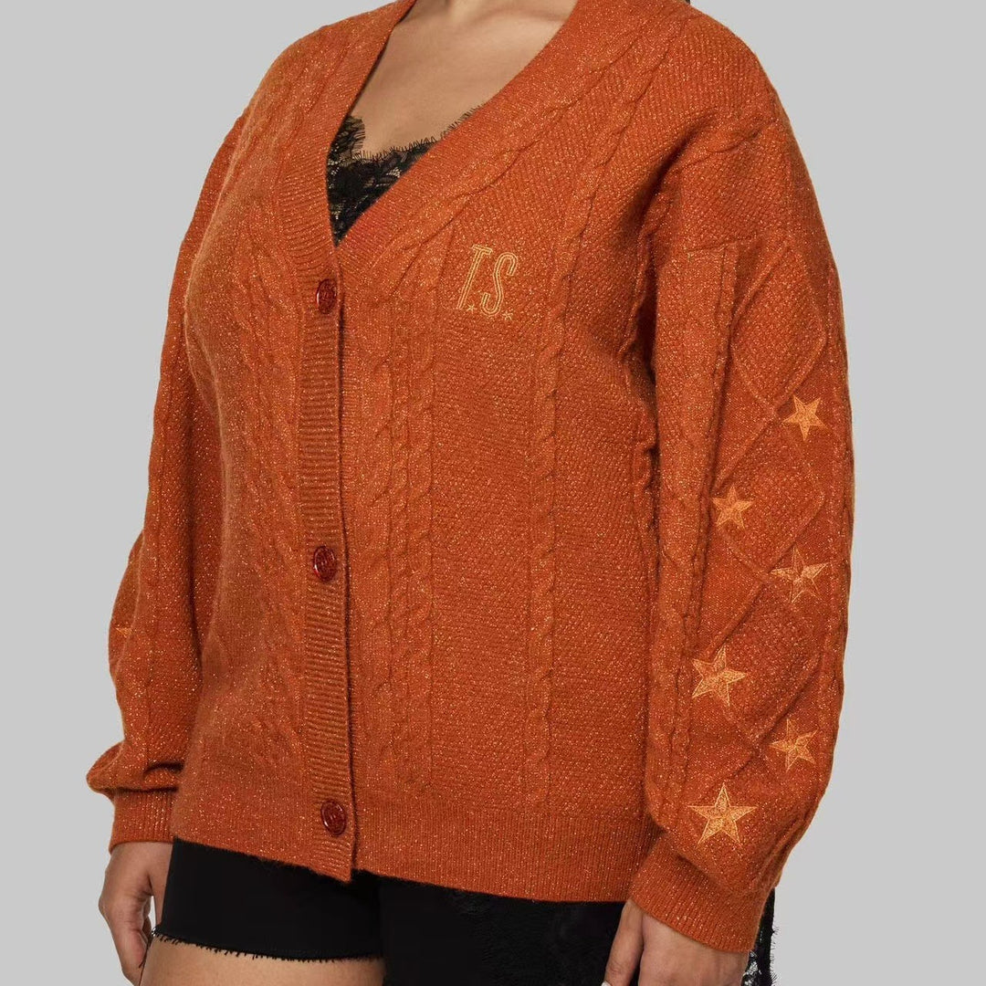 Damen nan großzügiger Grobstrick-Cardigan mit Zopfmuster, V-Ausschnitt und Sternstickereien EB
