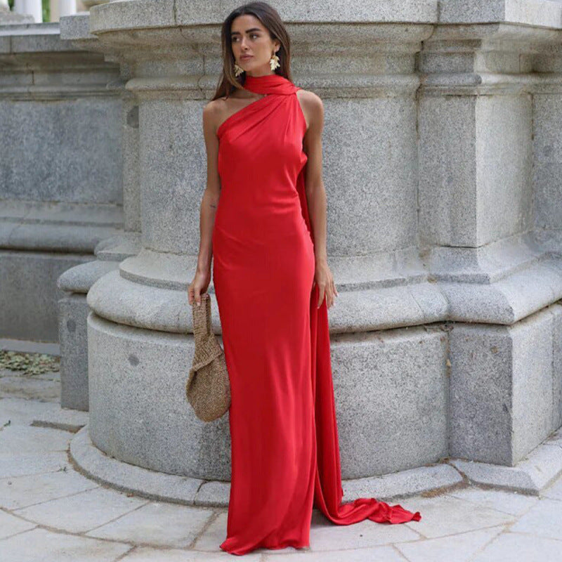 Damen Elegantes asymmetrisches Abendkleid mit schmalem Schnitt und raffinierten Details EB