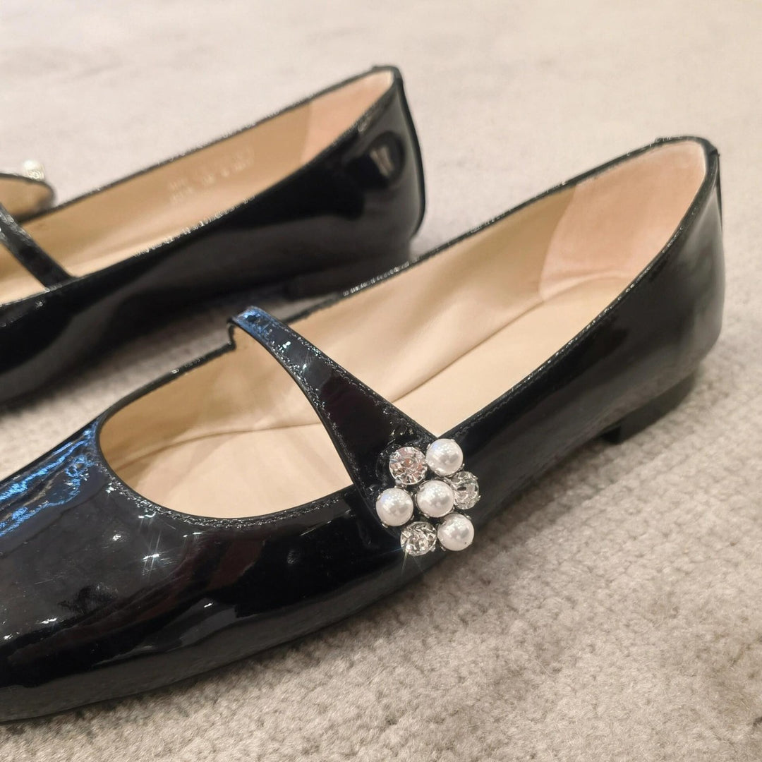 Damen Ballerina-Schuhe mit elegantem Riemendesign und dekorativem Strass-Detail EB