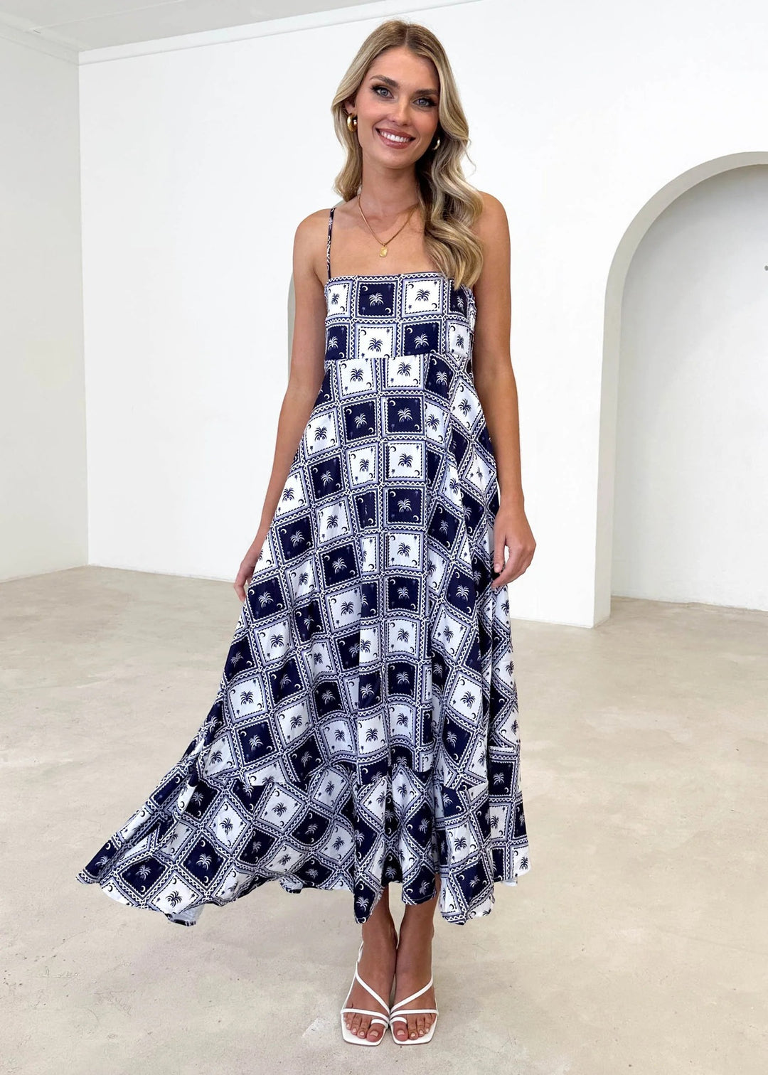 Damen Bohemian Maxikleid mit verspieltem Print und luftiger Silhouette EB