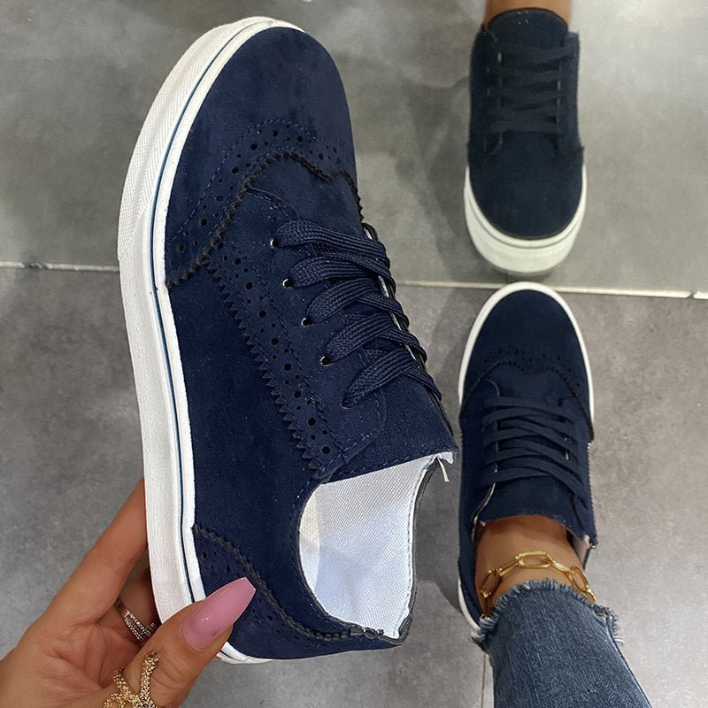 Damen Sneaker mit eleganter Brogue-Detailierung EB