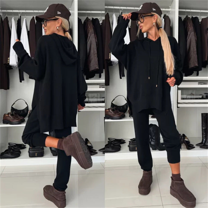 Damen Lounge-Set aus weichem Feinstrick mit übergroßem Kapuzenpullover und schmal zulaufender Bündchenhose EB