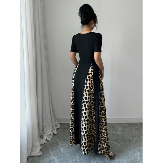 Damen Maxikleid mit elegantem Schnitt und modischem Tiermuster EB