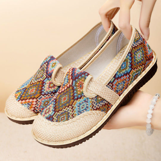Damen Bequeme und modische Slipper mit buntem Muster EB