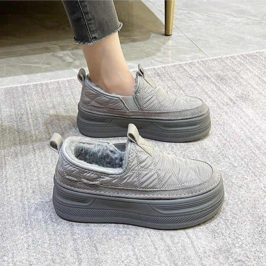 Damen Bequeme Slip-On Sneakers mit isolierendem Innenfutter und rutschfester Sohle EB