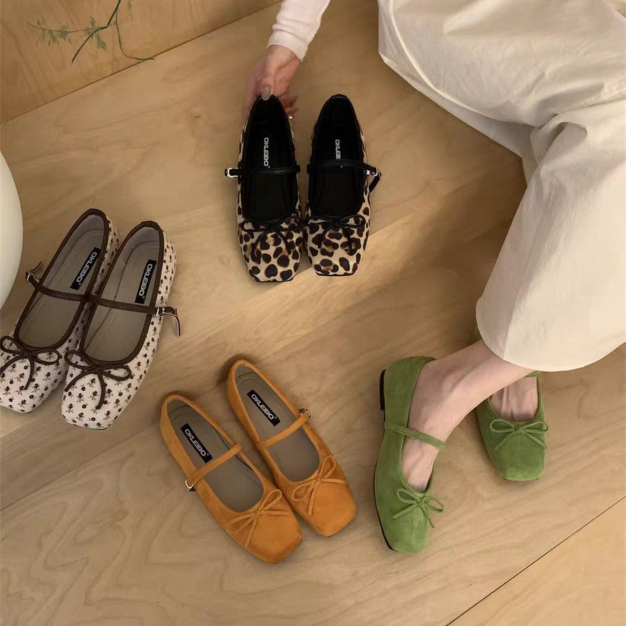 Damen elegante Ballerinas mit floralem Muster und zierlichen Riemen EB