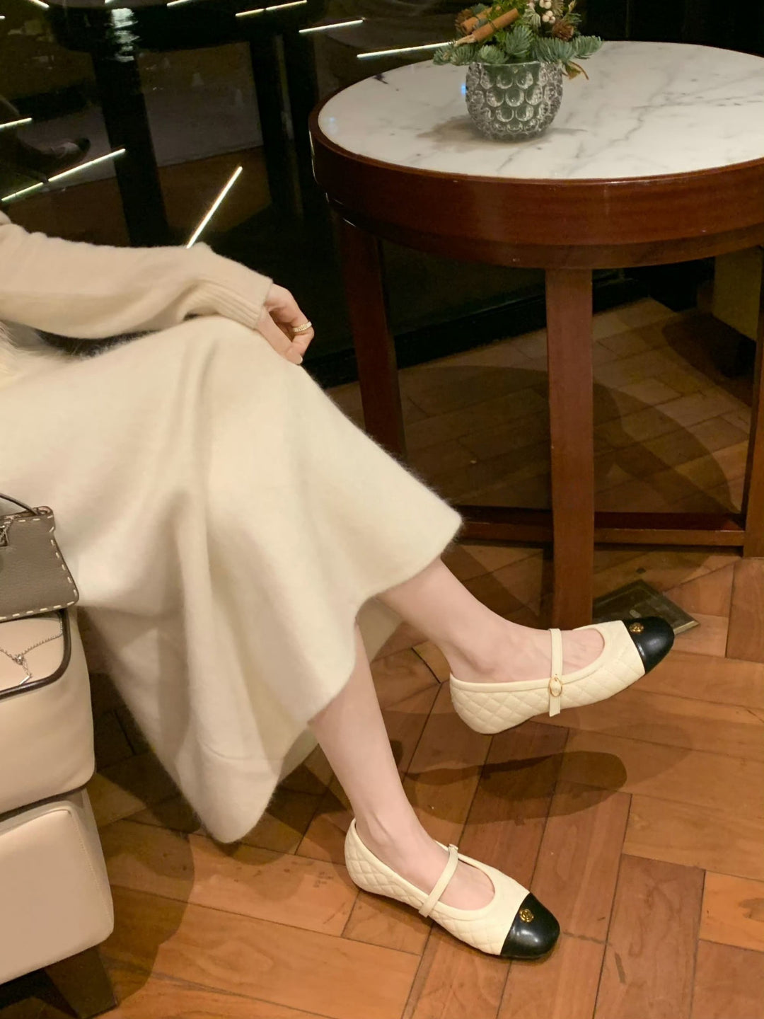 Damen Ballerinas mit elegantem Riemen und modischem Kick-Design EB