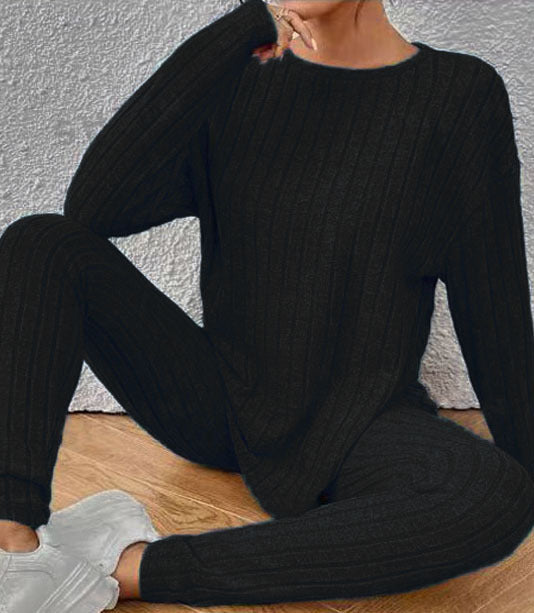 Damen gemütliches Strickensemble mit feiner Rippenstruktur und lässigem Schnitt EB