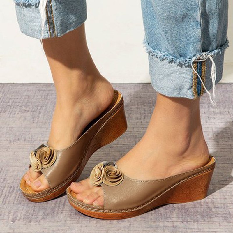 Damen Bequeme Keil-Sandalen mit dekorativem Blumenapplikation EB