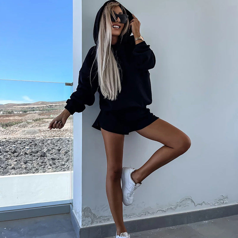 Damen Sportlicher Hoodie mit dazu passender Shorts EB