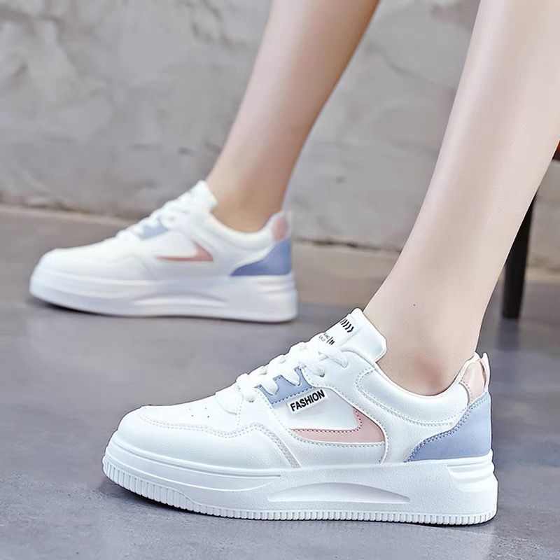 Damen Sportliche Sneaker mit modischen Akzenten und dämpfender Sohle EB