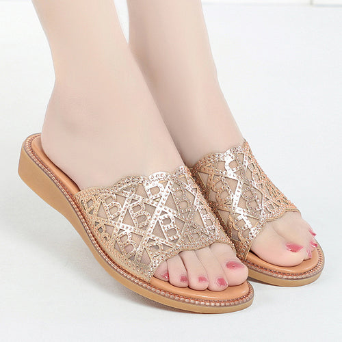 Damen Bequeme und elegante Slipper mit dekorativem Laser-Cut EB