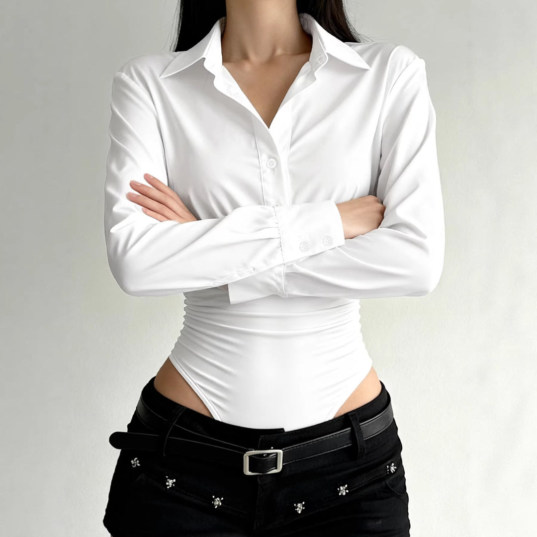 Damen eleganter Bodysuit mit feinem Kragen und Knopfdetails EB