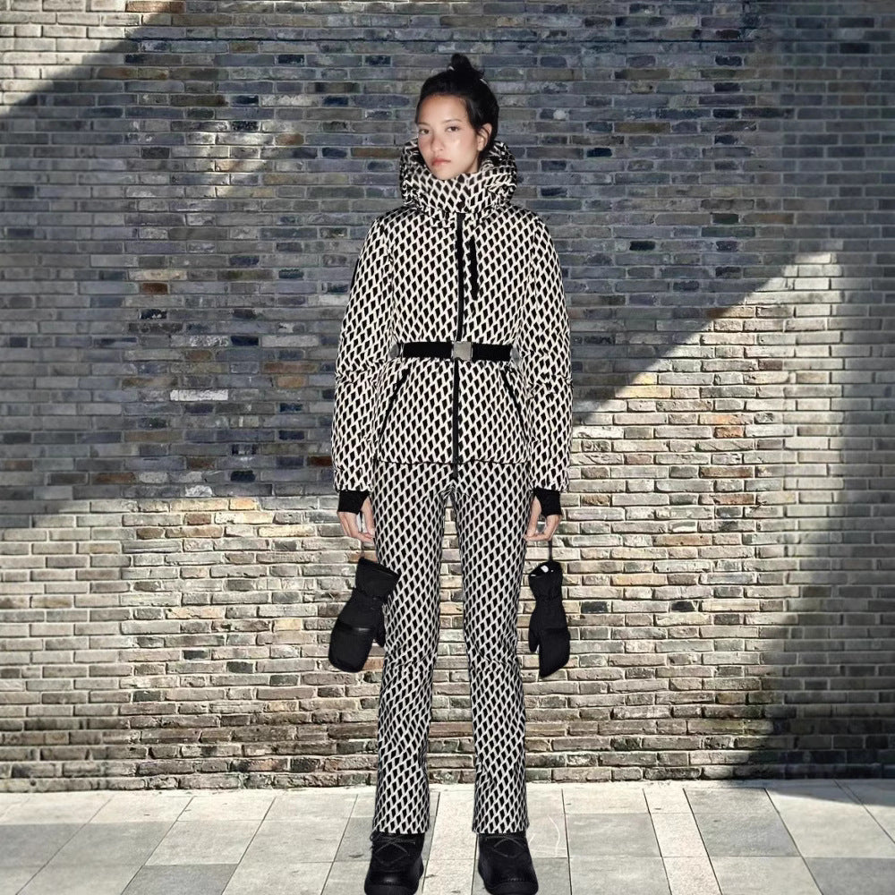 Damen winterliche Funktionsjacke mit hohem Kragen und elastischem Gürtel EB