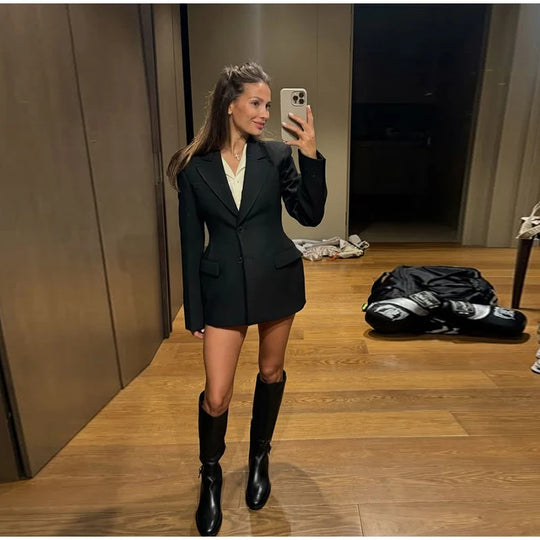 Damen nan taillierter Einreiher-Blazer mit Reverskragen, zweiknopf-Verschluss und Pattentaschen EB