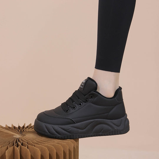 Damen Chunky Sneaker mit hochgezogenem Design und rutschfester Sohle EB