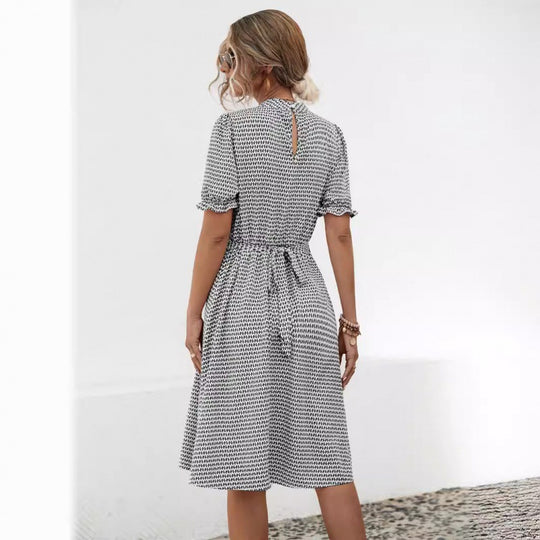 Damen Sommerkleid mit eleganter Blumenmusterung EB