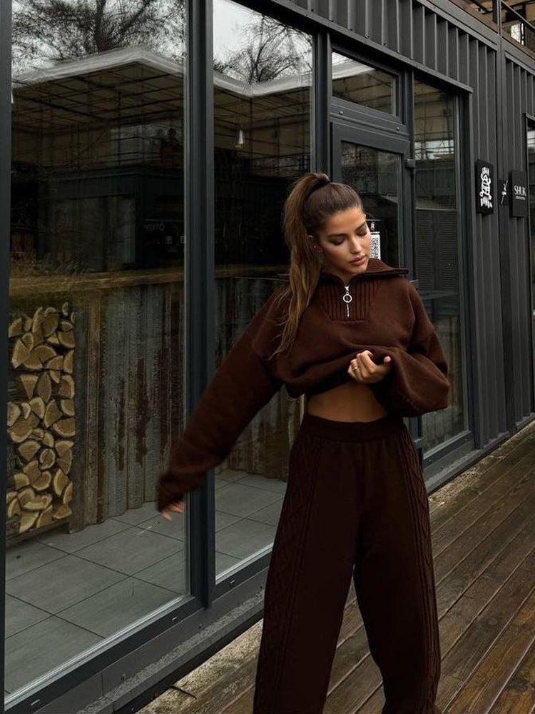 Damen Strick-Relax-Set mit halbem Reißverschluss, Oversize-Pullover und hochtaillierter Zopfmuster-Hose Eichborn Berlin